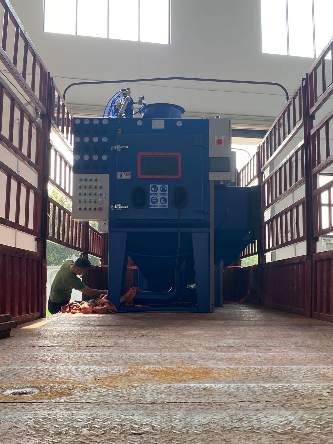 無錫迪砂-石油管端螺紋自動噴砂機助力某大型石油管道上市公司！